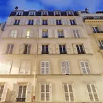 Elegant Bright Studio In Prestigious 7Th Arrondissement